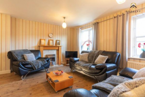 Comfortable 3 Bedroom Home with 2x Parking
